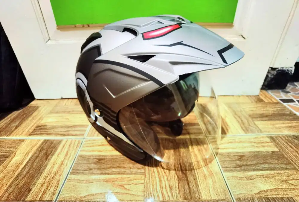 JUAL HELM IRONMAN WARNA ABU HANYA 119RIBU NEGO