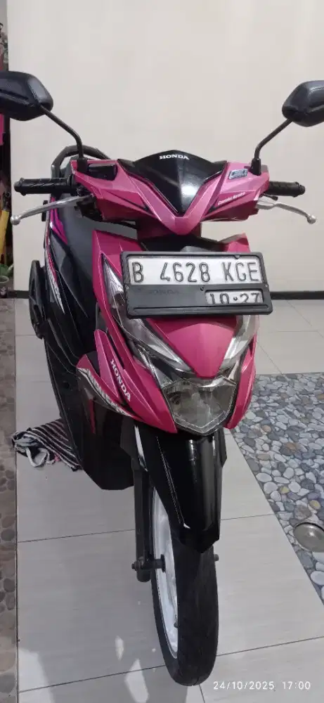 Beat Eco CBS ISS Magenta 2017 Tipe Tertinggi