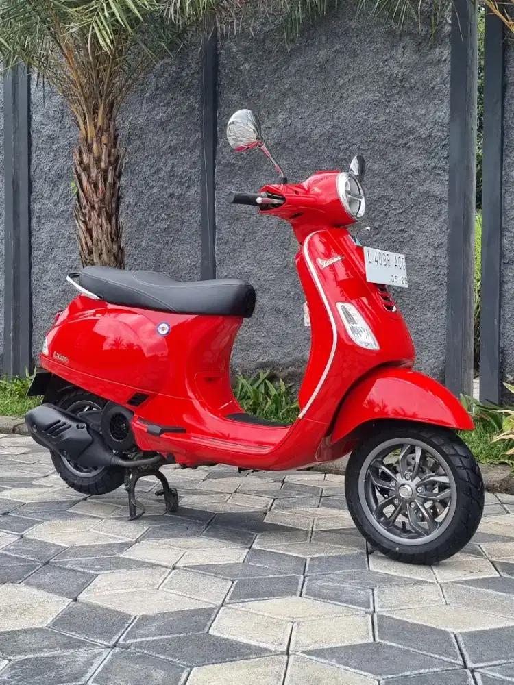 Vespa LX 125 IGet thn 2023 Merah Meralic Plat L Odo 1rb Koko Motor