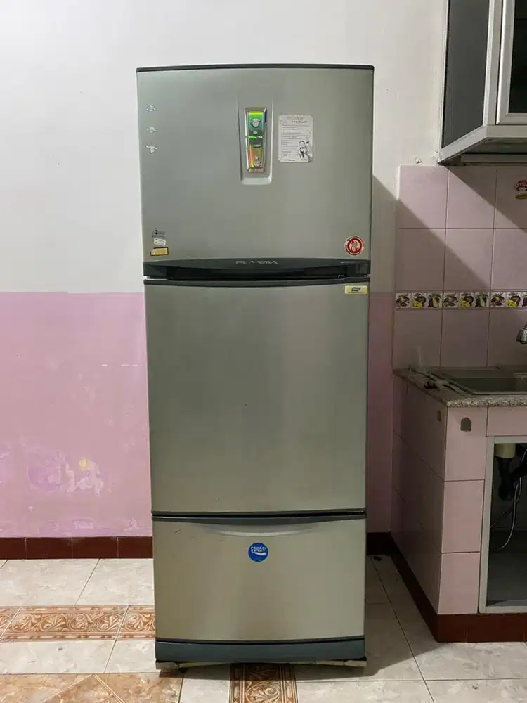 Kulkas Toshiba Plasma Refrigerator 3 Pintu Grey Murah DIJUAL CEPAT