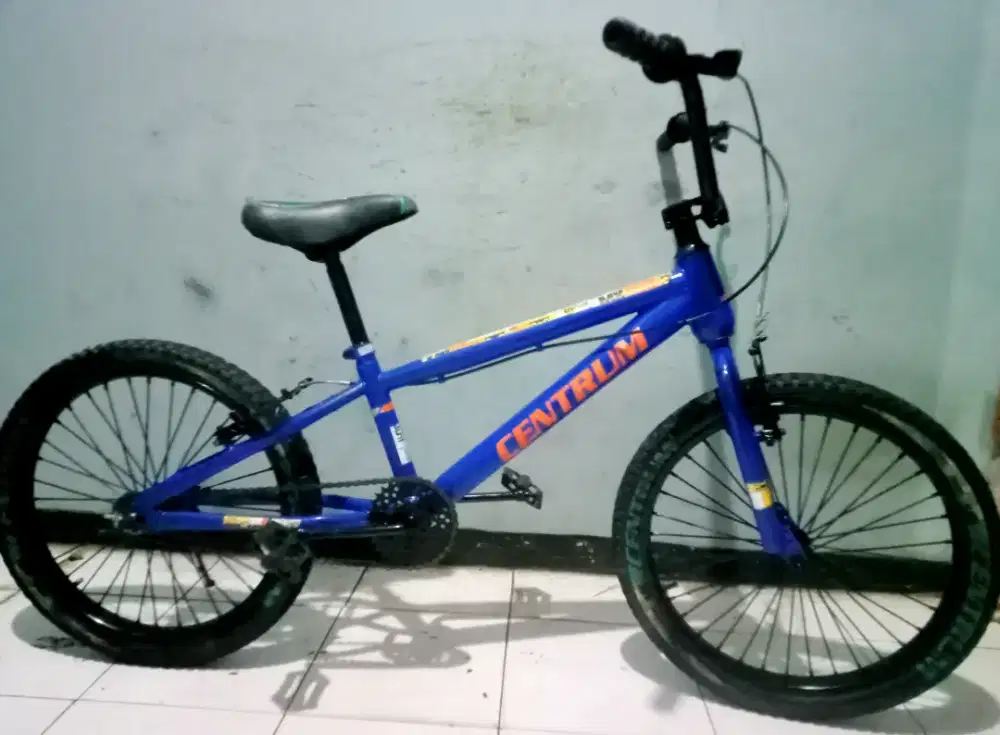 Dijual sepeda BMX CENTRUM msih bgus ban tebal btangan amn tinggal pkai