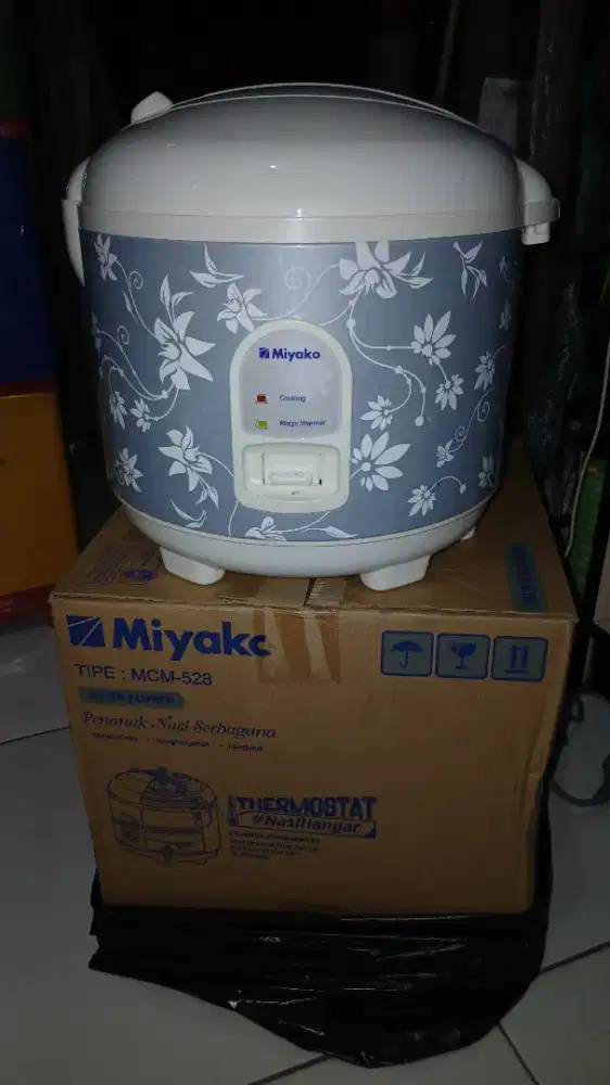 Rice Cooker Miyako MCM - 528 1,8Liter