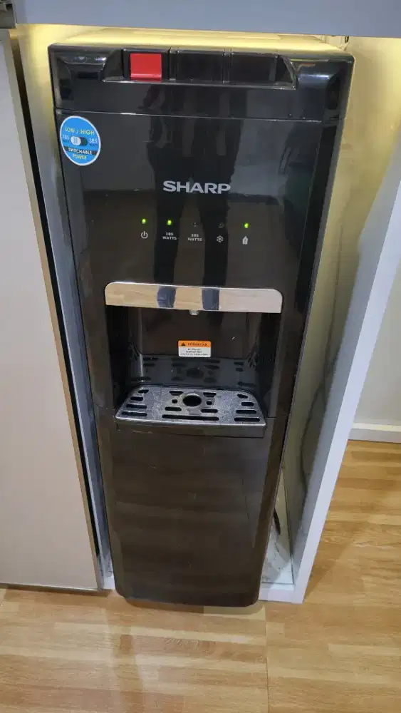 Dispenser sharp panas dingin sharp