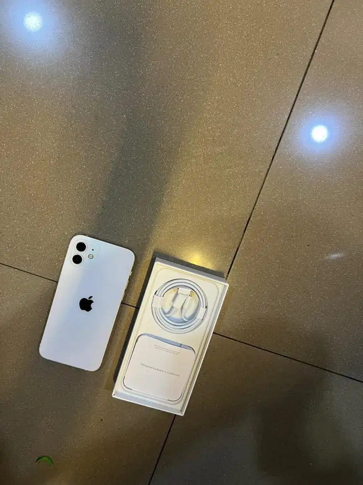 iphone 12 128gb masih baru ini bos