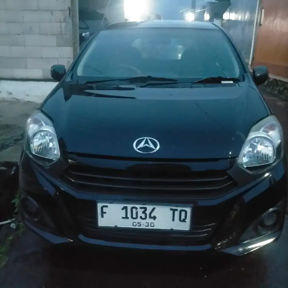 Di jual mobil Daihatsu Ayla manual 2021