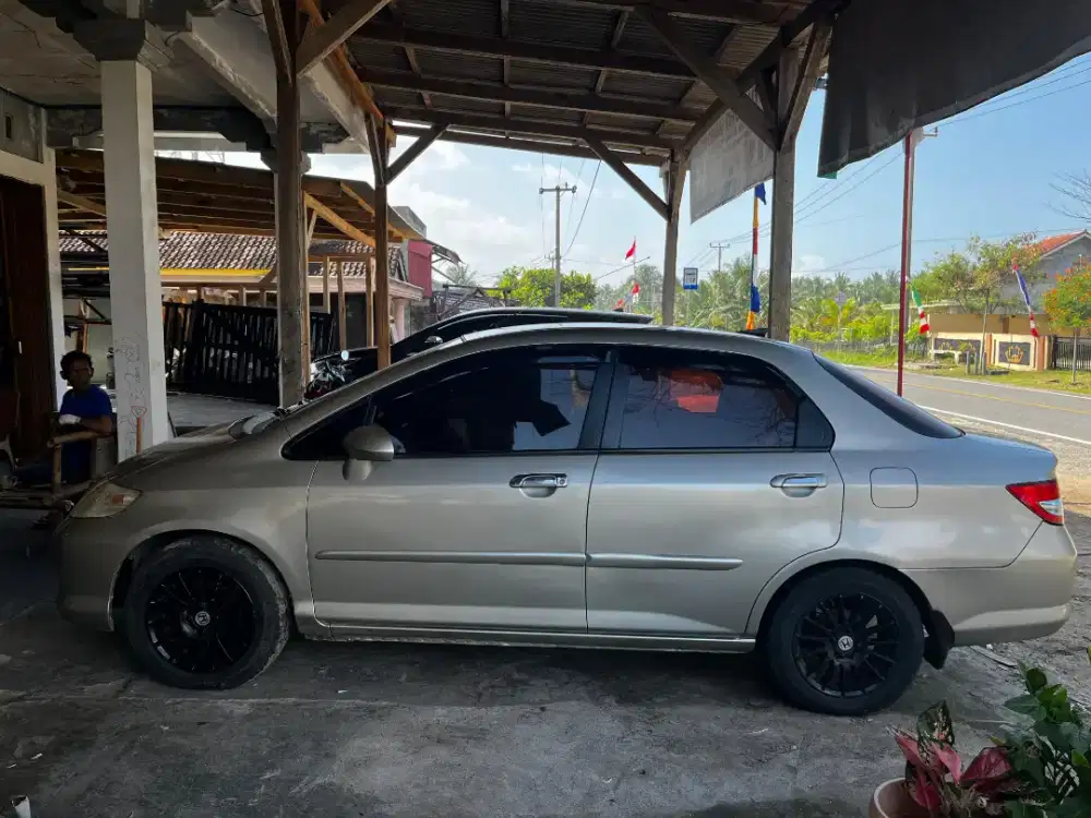 DI JUAL HONDA CITY 1.5 MT 2003 60JT NEGO
