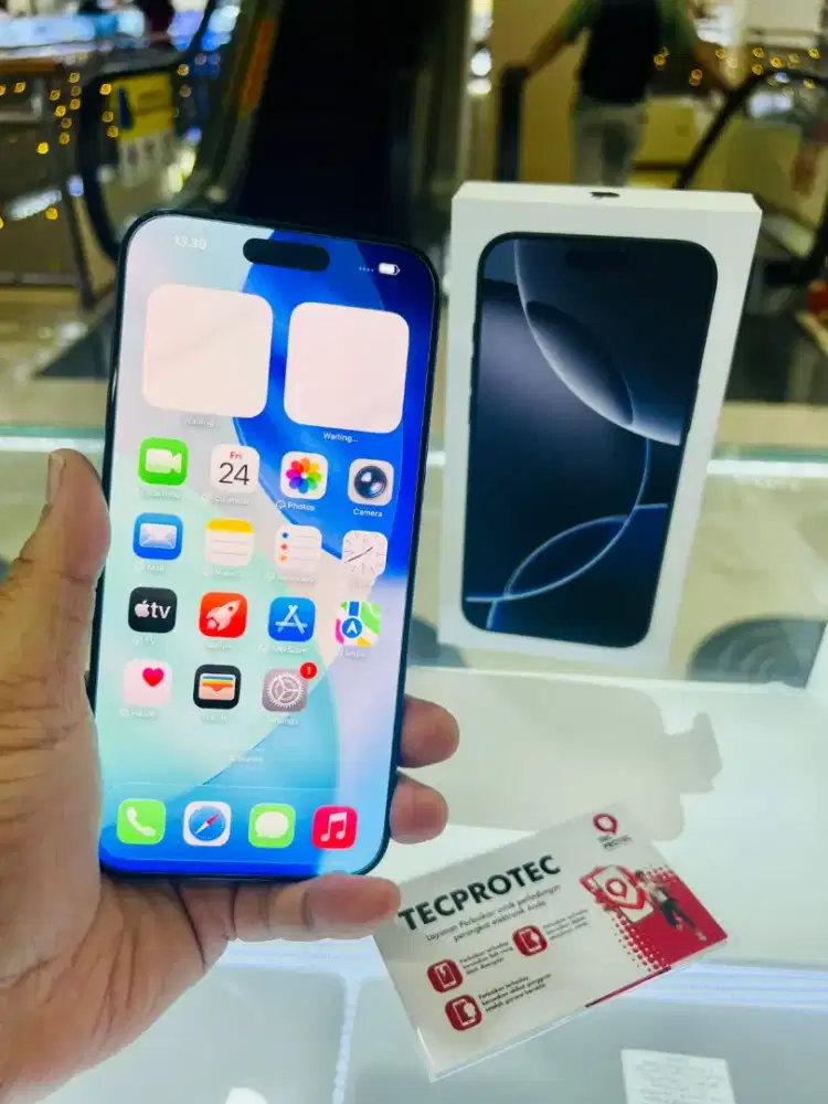 iPhone 16 Pro Max 256GB 
titanium Black BH 98% Garansi IBox Resmi