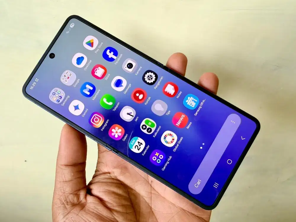 Samsung Z Flip 7 12/256gb Second
