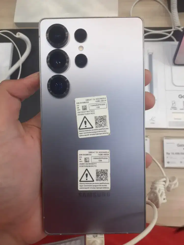 Samsung Galaxy S25 Ultra 12/512GB Cicilan modal KTP Saja