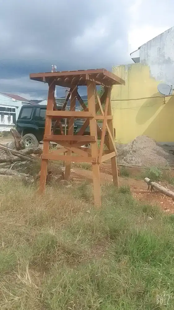 Tiang. Tandon menara Ulin