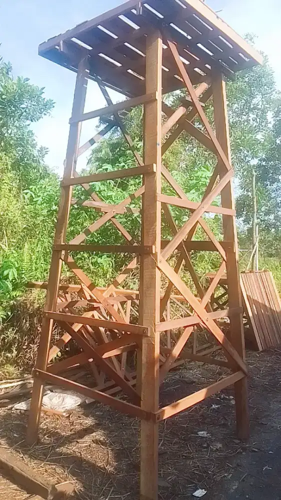 Tiang tandon menara ulin