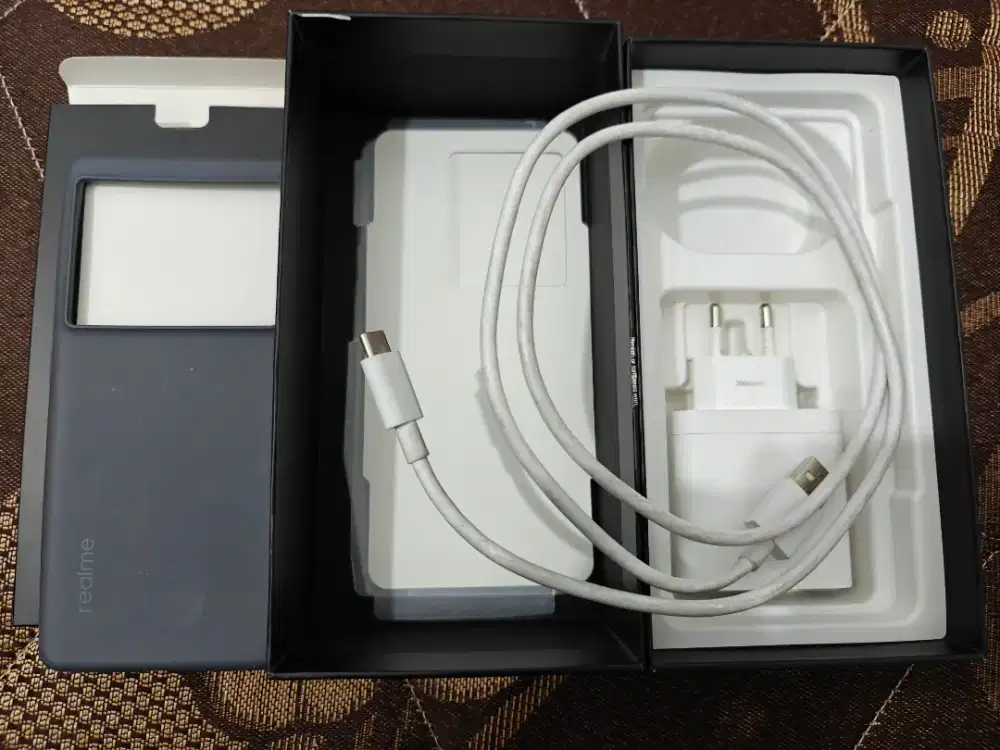 Realme GT 6 like new