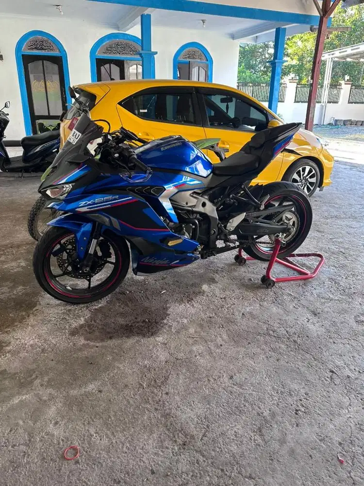 Jual zx25r tahun 2023 warna biru favorit