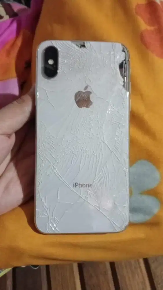 IP X white 64 gb