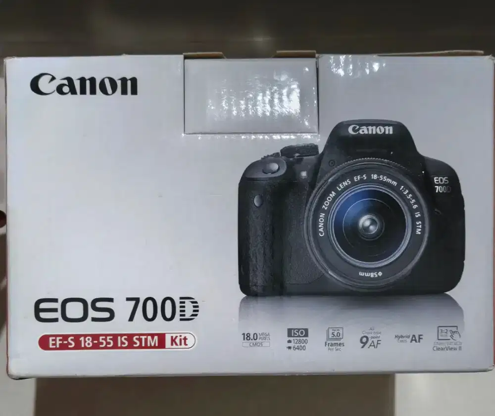 Dijual Canon EOS 700 D lengkap semua dari baru.