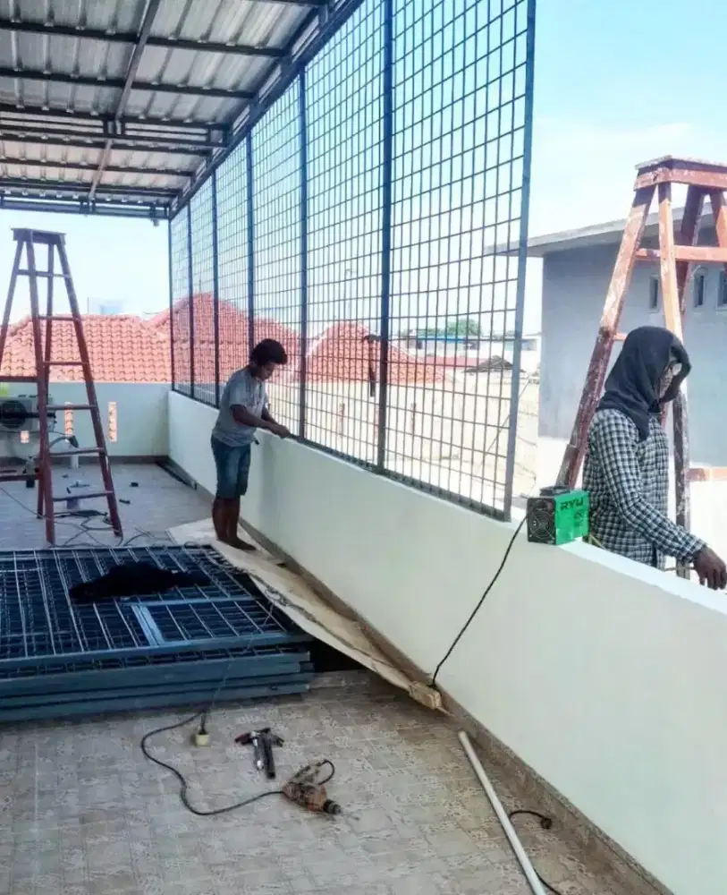 Kerangkeng dan kanopi minimalis