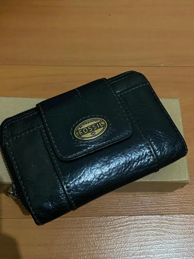 dompet mini hitam fossil