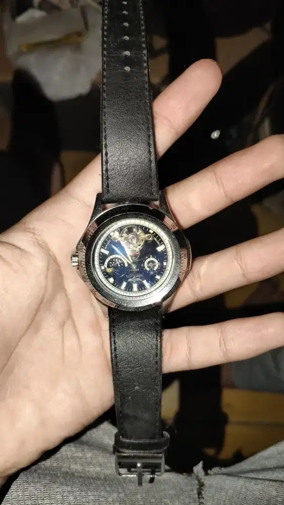 Jam tangan Breitling