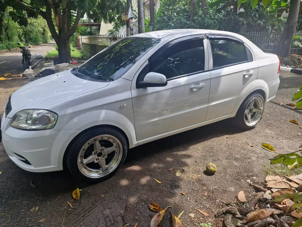 Chevrolet Lova 2013 Bensin 1.4L MT