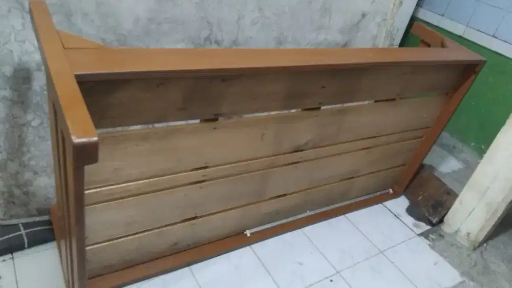 Dijual cepat ranjang 90x200