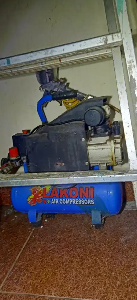 Kompresor lakoni pakaian rumah