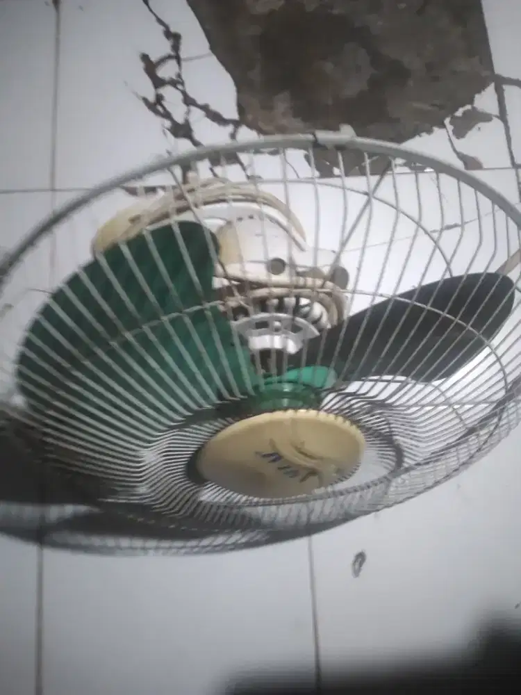 Kipas angin gantung merek sekai