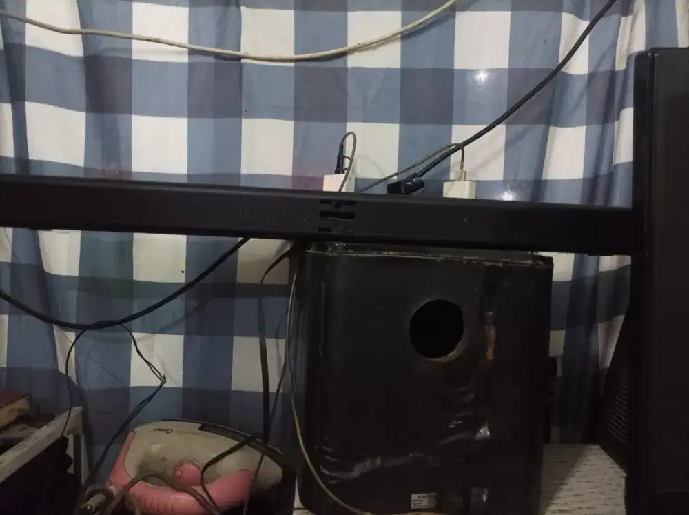 Speaker Soundbar Polytron pasif
