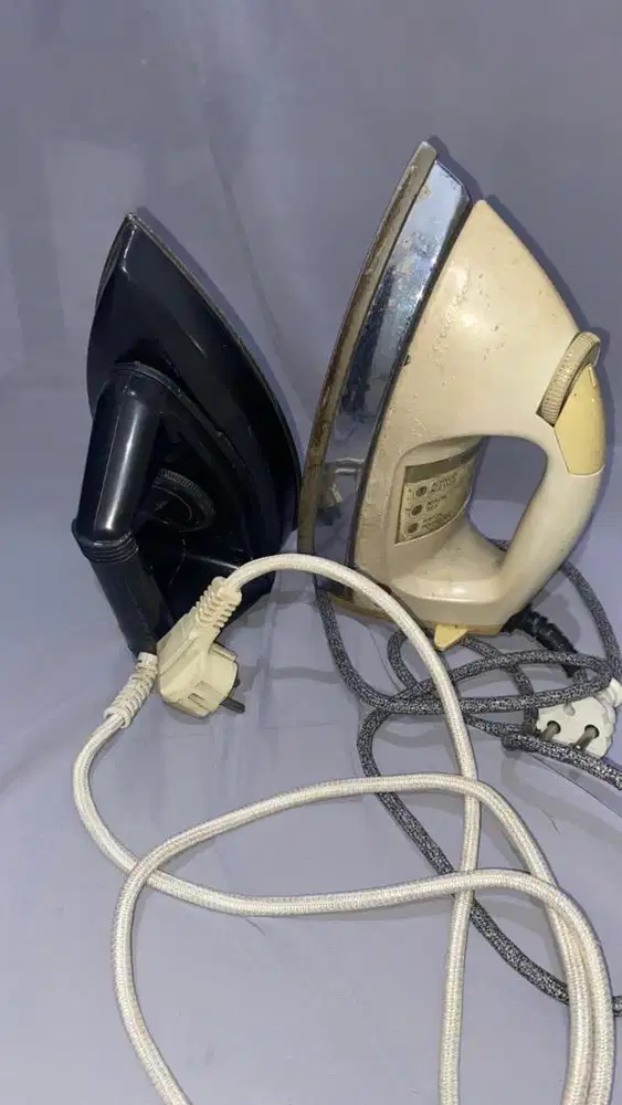Setrika Listrik Normal Panas Cepat – 2 Buah Dijual di Abdya