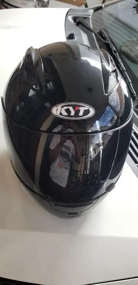 Helm full face KYT