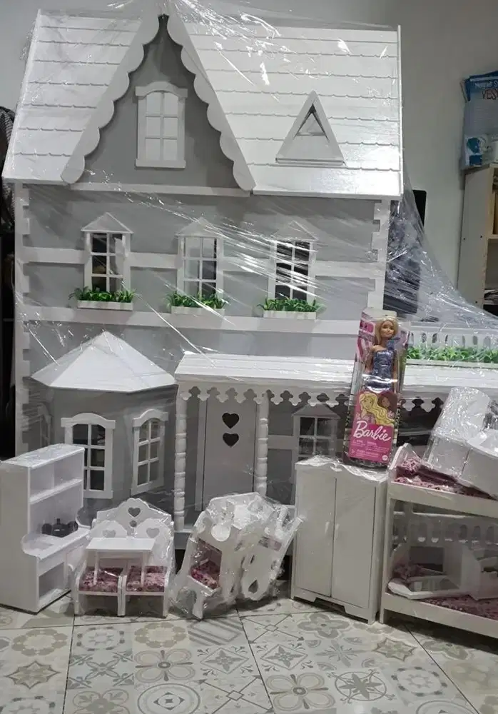 Rumah barbie 3 tingkat