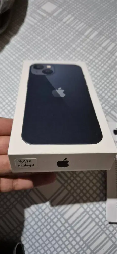 i-phone 13 memori 128GB (resmi i-box)