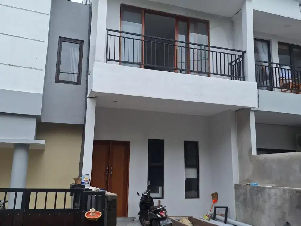 RUMAH 3 LANTAI ONE GATE Sistem EASTERLAND MANSION JIMBARAN BALI