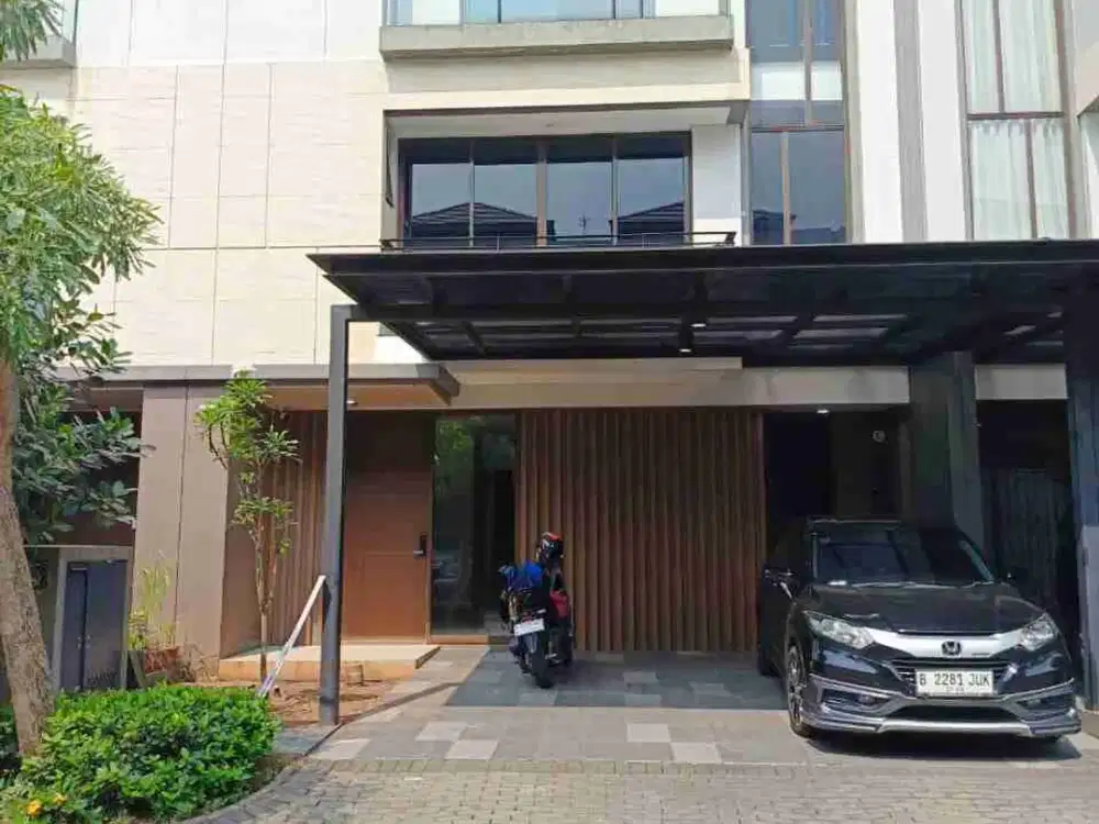 Disewakan Cepat Rumah Rapi Siap Huni 3 Lantai di Cluster ZORA KIMORA Bsd City
