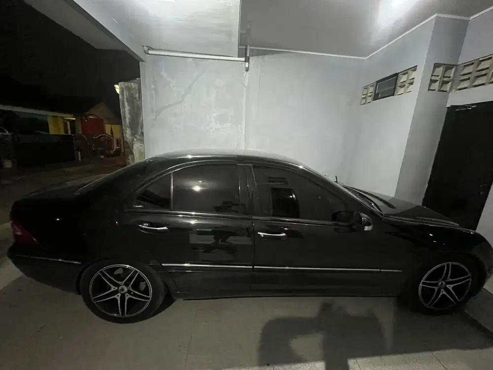 Mercedes-Benz C240 2003 Bensin