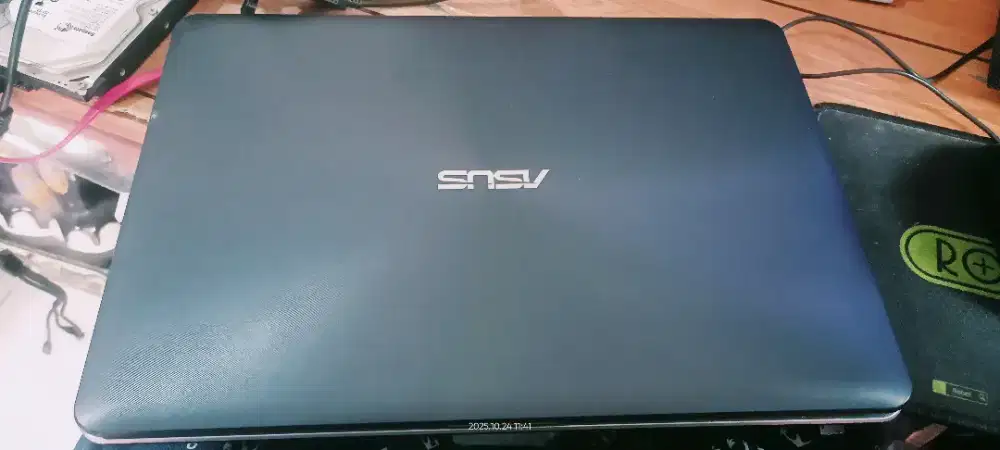 Laptop Asus Vivobook a442u