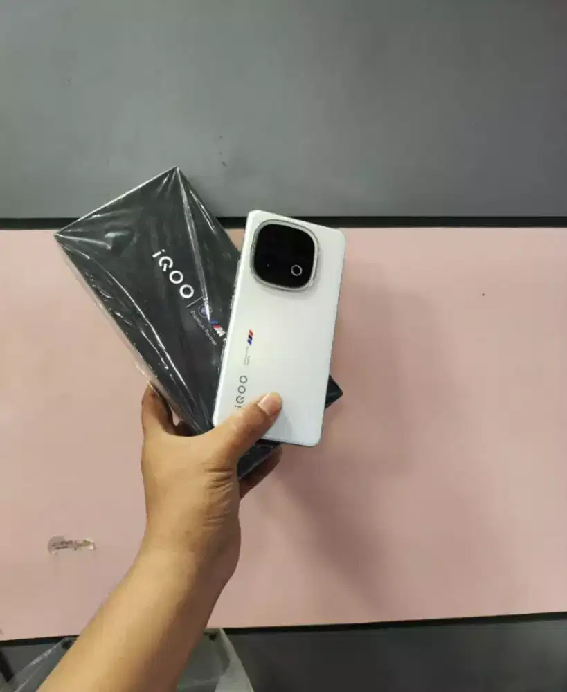 Iqoo 13 12/256gb garansi on oktober 2026