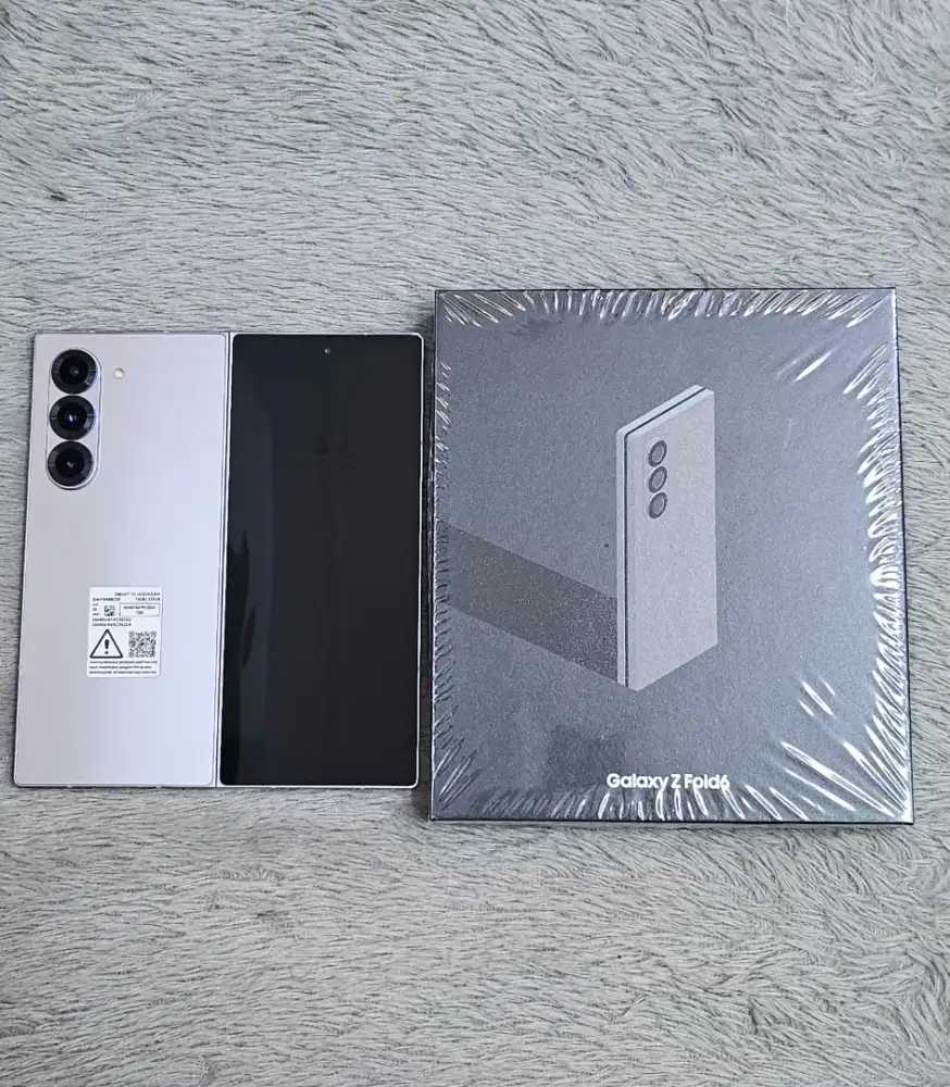Samsung Z Fold 6 256gb Sein + cover with Spen
