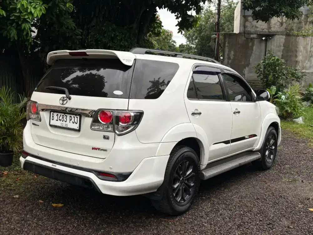 TOYOTA FORTUNER G TRD DIESEL  2015