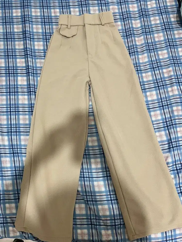 Celana baru ukuran size M