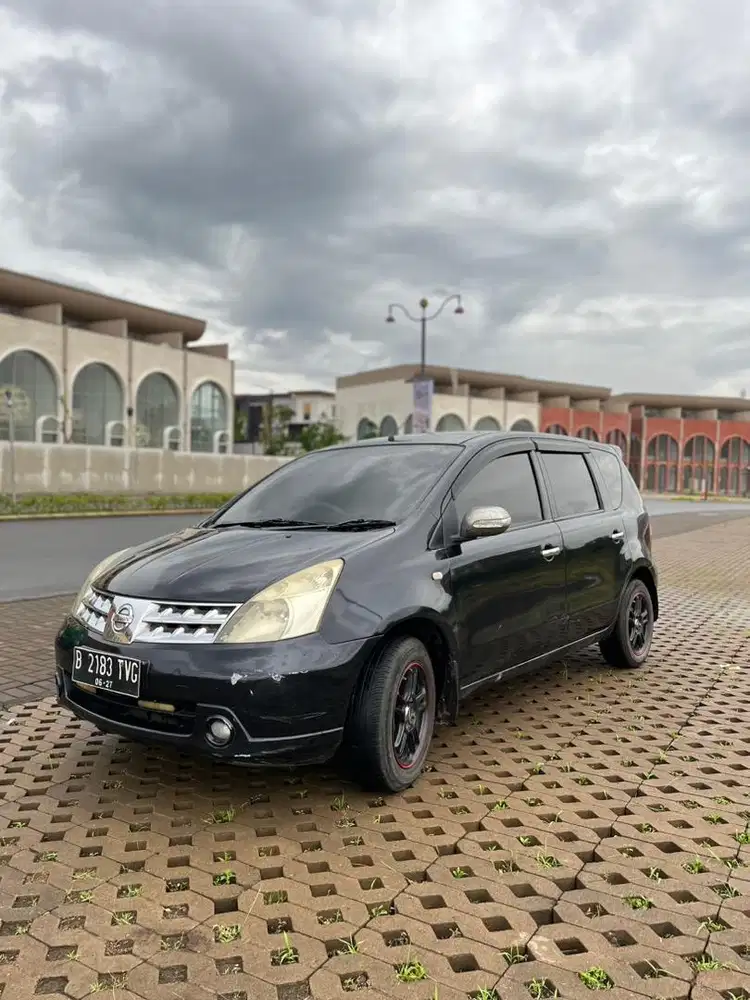 Grand Livina XR 1.5 AT 2010