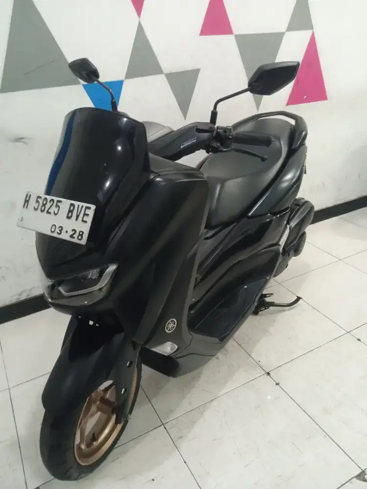 Yamaha N max new 2023 hitam