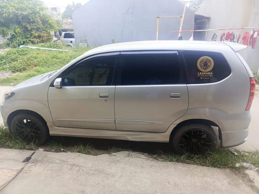 Daihatsu Xenia 2010 Bensin