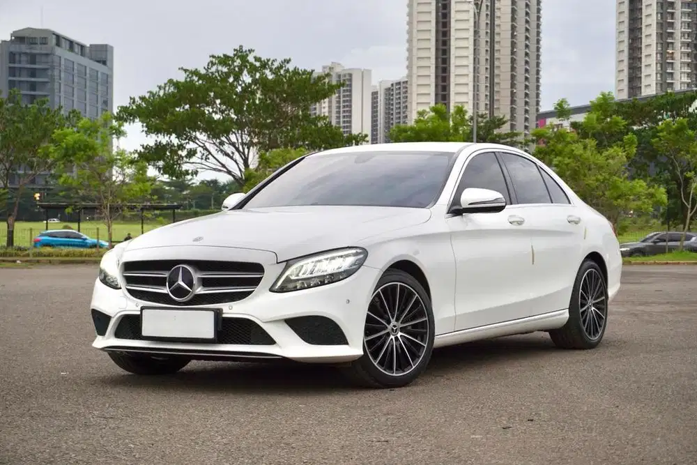 DP Ringan Mercedes Benz C200 W205 Facelift M264 EQ-Boost 2019 Putih