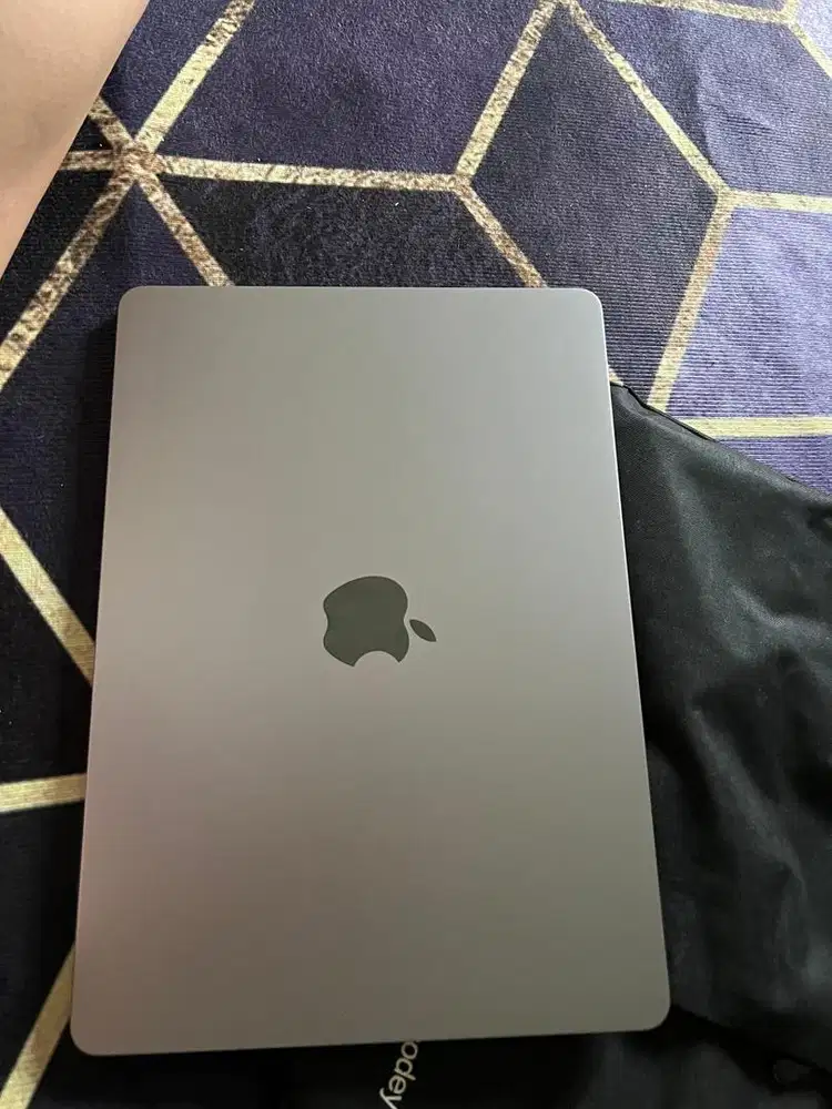 MacBook Air M3 (Bekas)