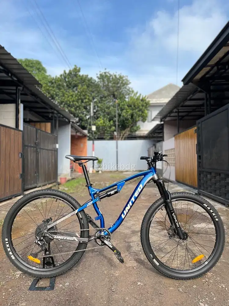 UNITED BROWNHIILLS T2 BLUE  10 Speed DEORE MULUS