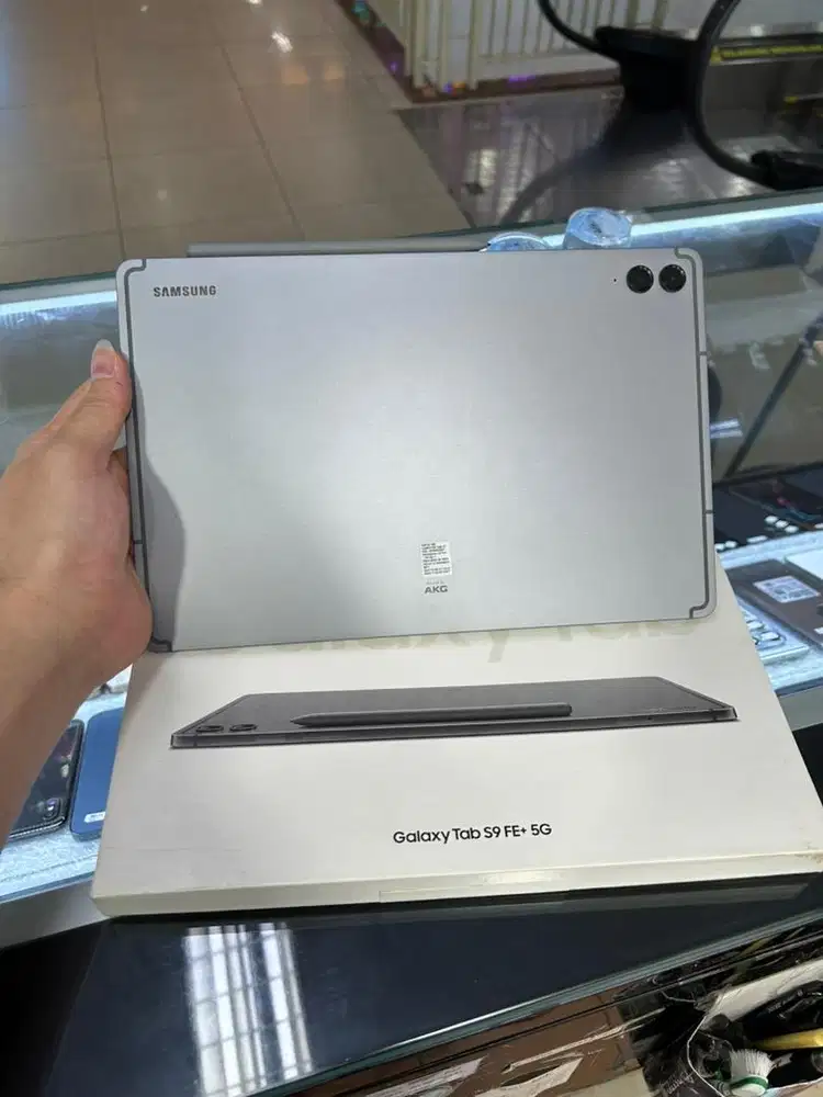 TAB S9 FE PLUS 12/256GB 5G like new