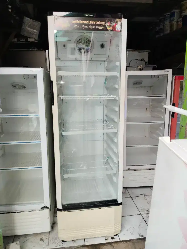 Showcase Polytron kondisi bagus normal dingi  ukuran jumbo