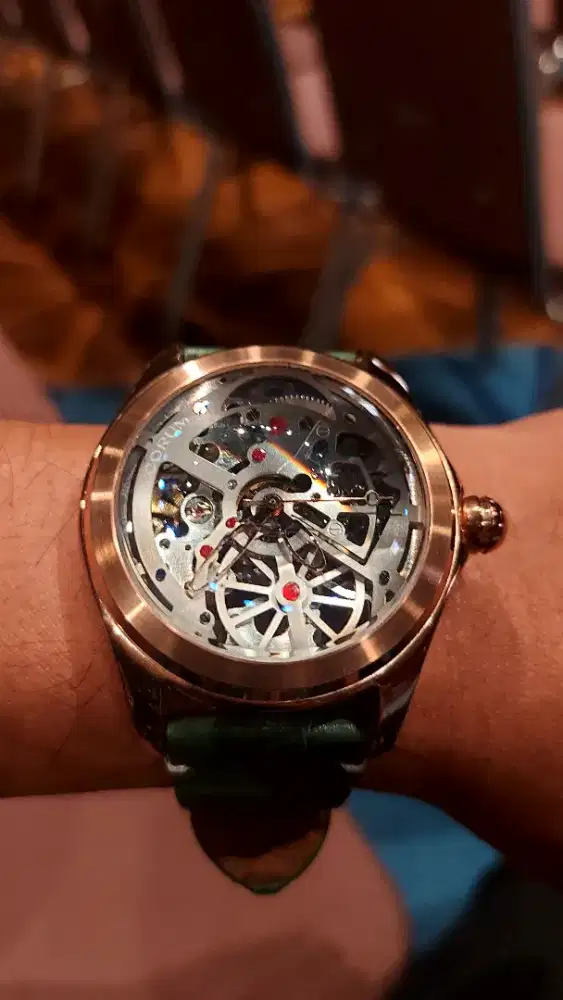 Jam tangan corum buble
