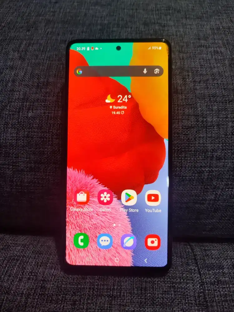 Samsung A51 6/128 silver.