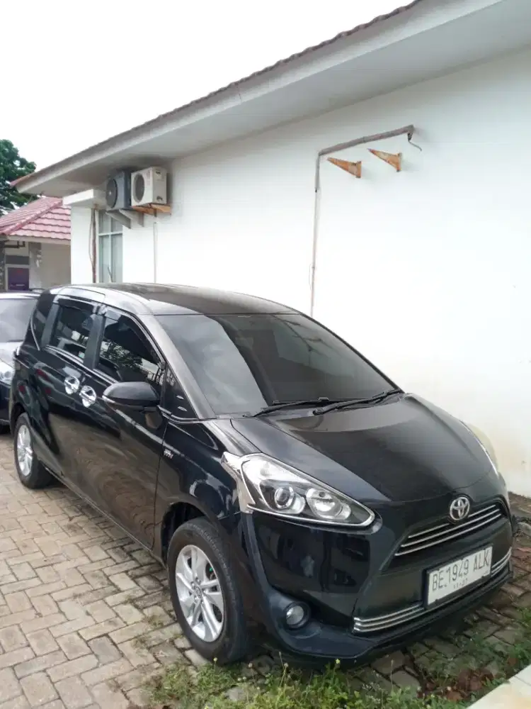 TOYOTA SIENTA MATIC 2017